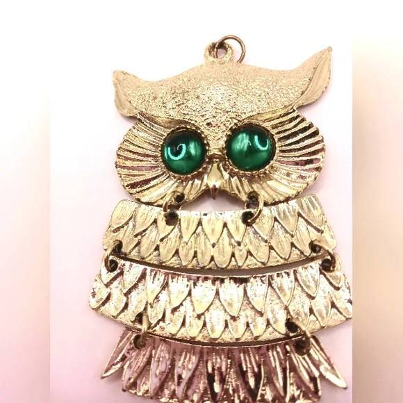 Gold Tone Owl Pendant Large with Green Stones Vintage 3 Tier - Picture 3 of 7